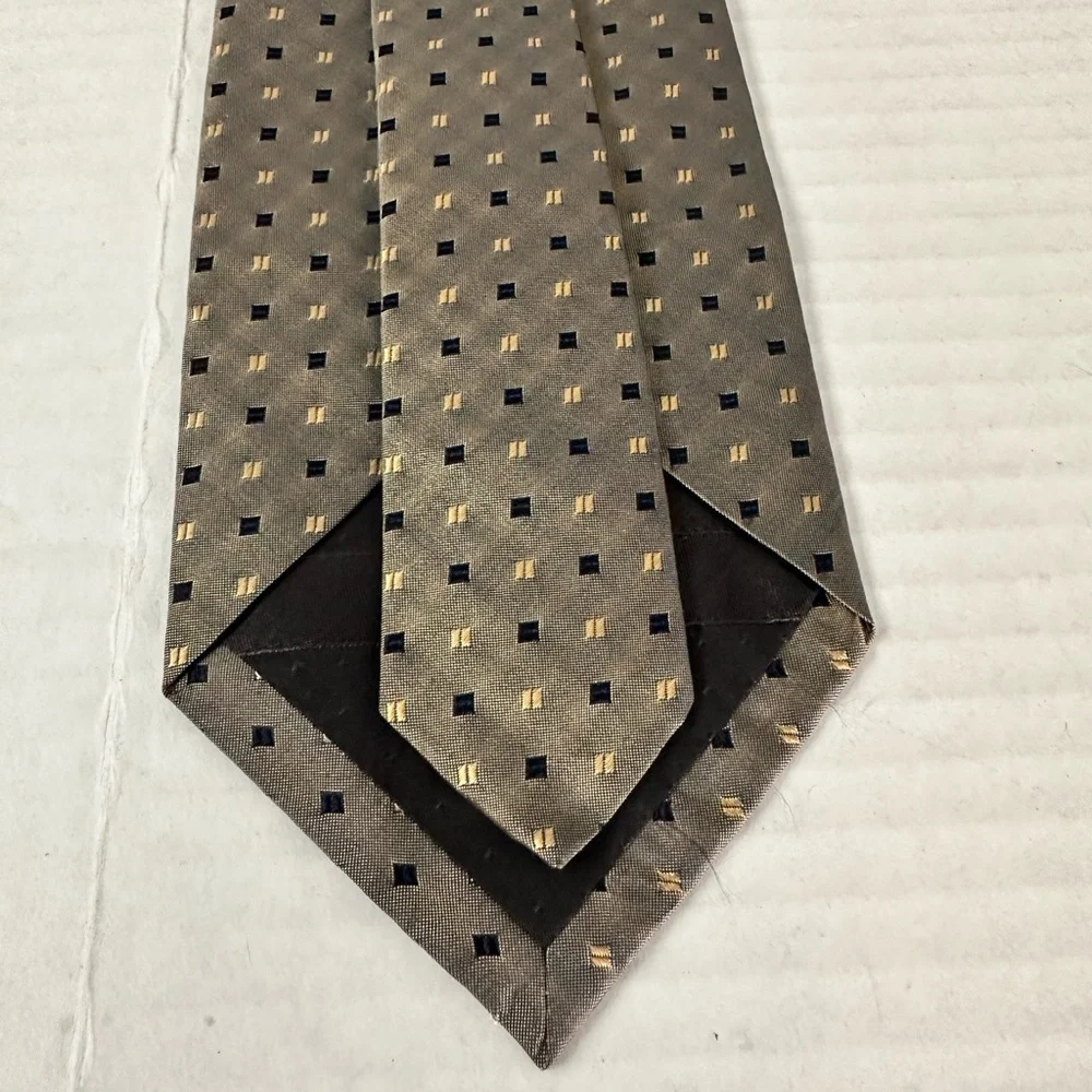 Silk Tie Made in Italy Brand New Tan/Gold with Black Squares Regis Brand
